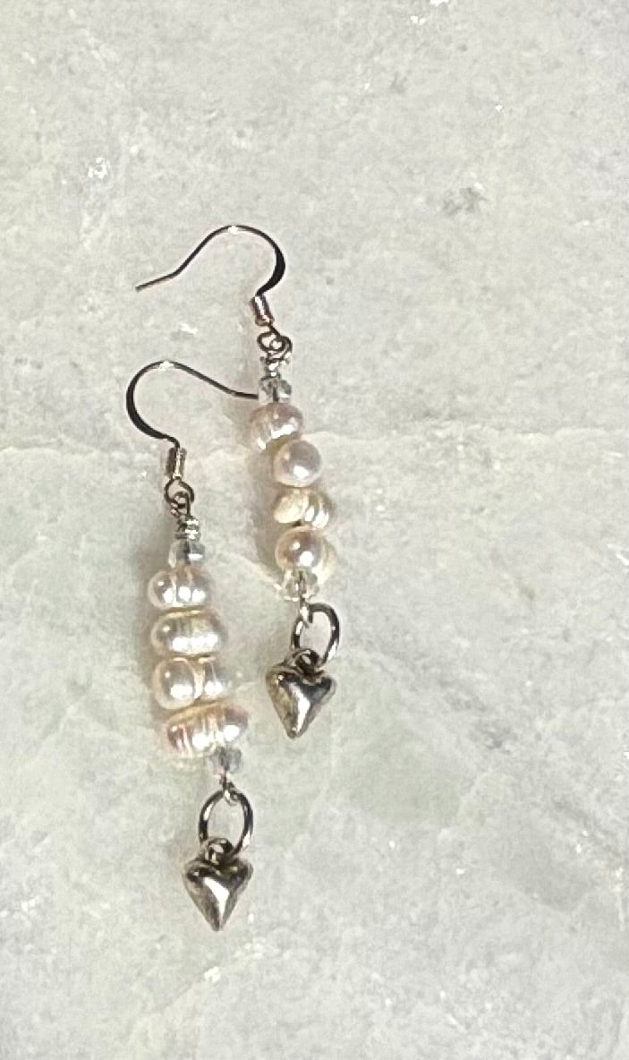 Pearl & Heart dangle earrings